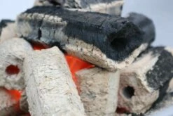 Greek Fire Holzkohlebriketts 10kg 18 Greek Fire Holzkohlebriketts 10kg -Grill Verkaufs-Shop greek fire briketts glut detail 2