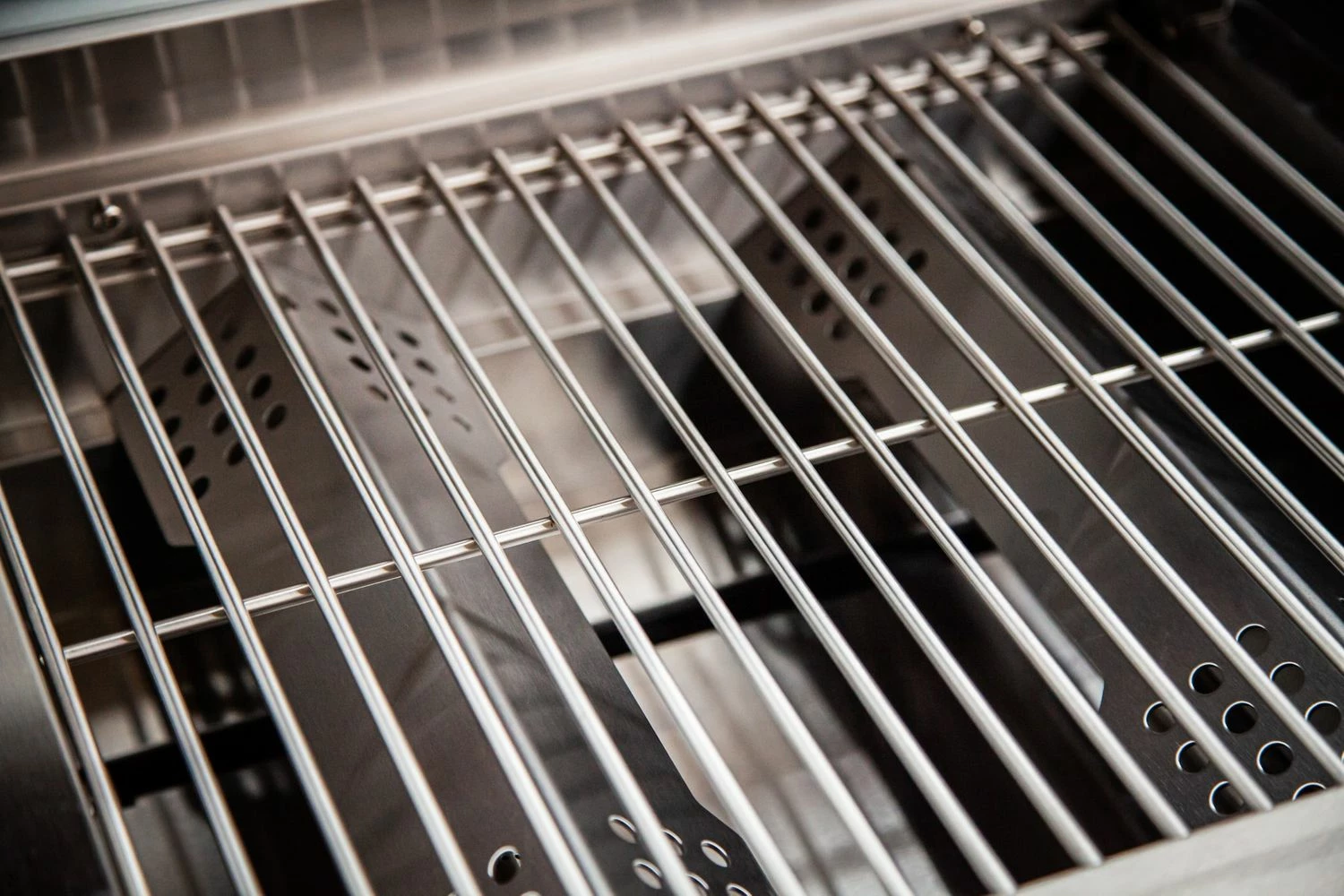 Grillfürst G201E 2-Brenner Gasgrill Portabel V2 - Campinggrill / Balkongrill 50mbar - Inkl. Untergestell 11 Grillfürst G201E 2-Brenner Gasgrill Portabel V2 - Campinggrill / Balkongrill 50mbar - Inkl. Untergestell – Bild 11