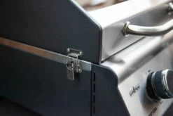 Grillfürst G201E 2-Brenner Gasgrill Portabel V2 - Campinggrill / Balkongrill 50mbar - Inkl. Untergestell 29 Grillfürst G201E 2-Brenner Gasgrill Portabel V2 - Campinggrill / Balkongrill 50mbar - Inkl. Untergestell -Grill Verkaufs-Shop grillfuerst g201 verschluss 2