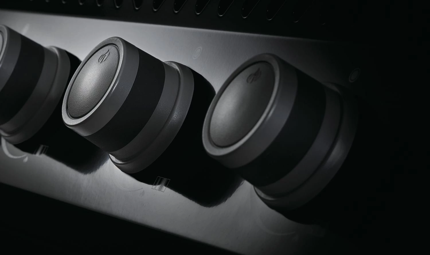 Napoleon Rogue 425 Gasgrill Mit Seitenbrenner Und Heckbrenner Inkl. Drehspieß 8 Napoleon Rogue 425 Gasgrill Mit Seitenbrenner Und Heckbrenner Inkl. Drehspieß – Bild 8