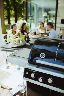 Outdoorchef Dualchef 325 G Gasgrill Mit Seitenkocher + BLAZING ZONE Infrarotbrenner + DGS Gusseisen Grillrost 2 Stk. + DGS Gemüse Grillrost 2 Stk. 27 Outdoorchef Dualchef 325 G Gasgrill Mit Seitenkocher + BLAZING ZONE Infrarotbrenner + DGS Gusseisen Grillrost 2 Stk. + DGS Gemüse Grillrost 2 Stk. -Grill Verkaufs-Shop outdoorchef dualchef 325 g grillen 18 700 02 2